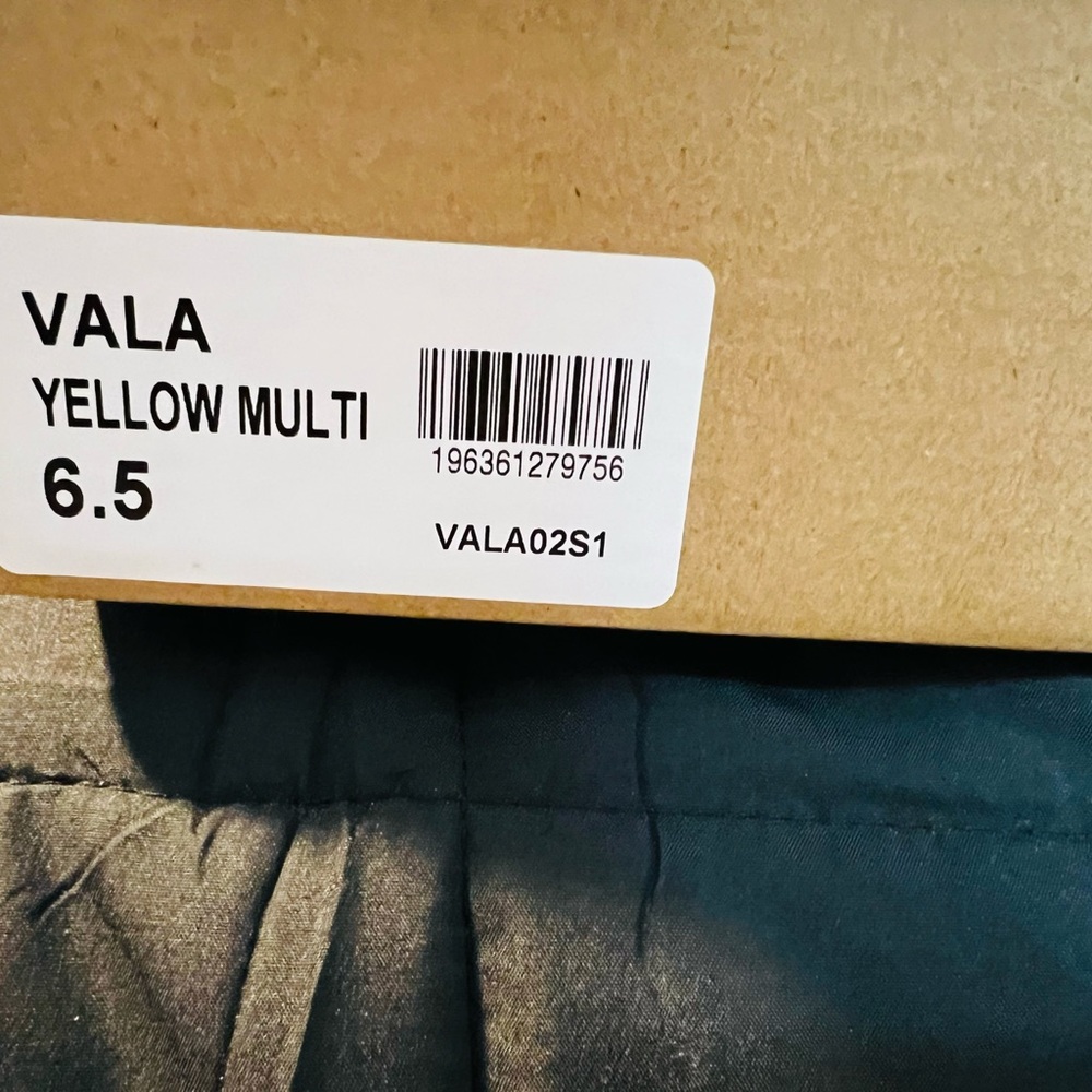 Steve Madden Vala Yellow Multicolored Heels - Picture 10 of 12
